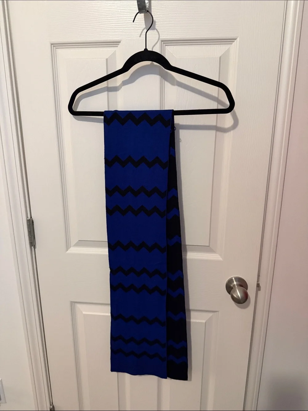 Blue and Black Zigzag Knit Scarf